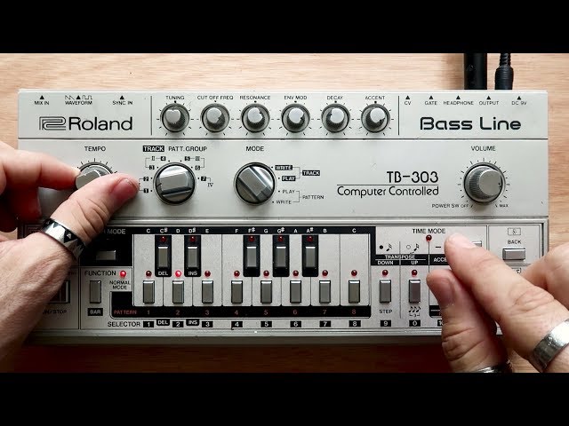 Roland Tb-303